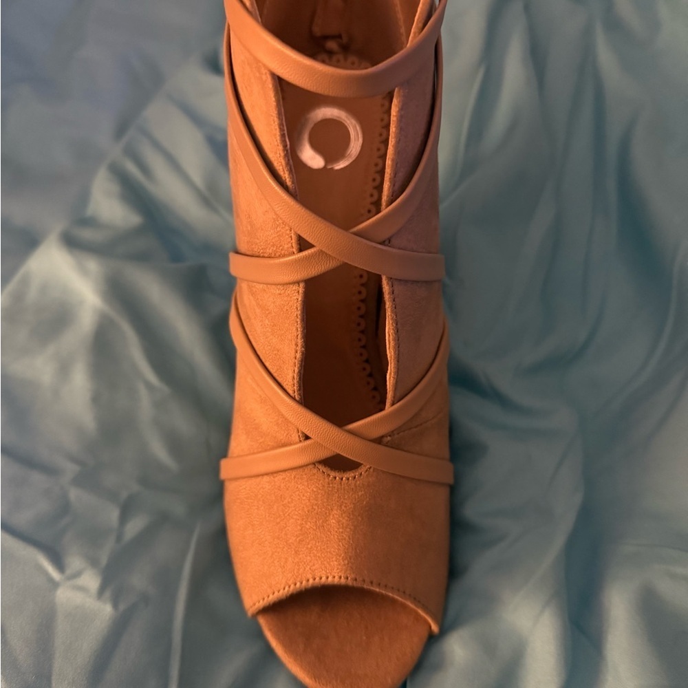 Journee Collection Tan Leather booties - Picture 2 of 5